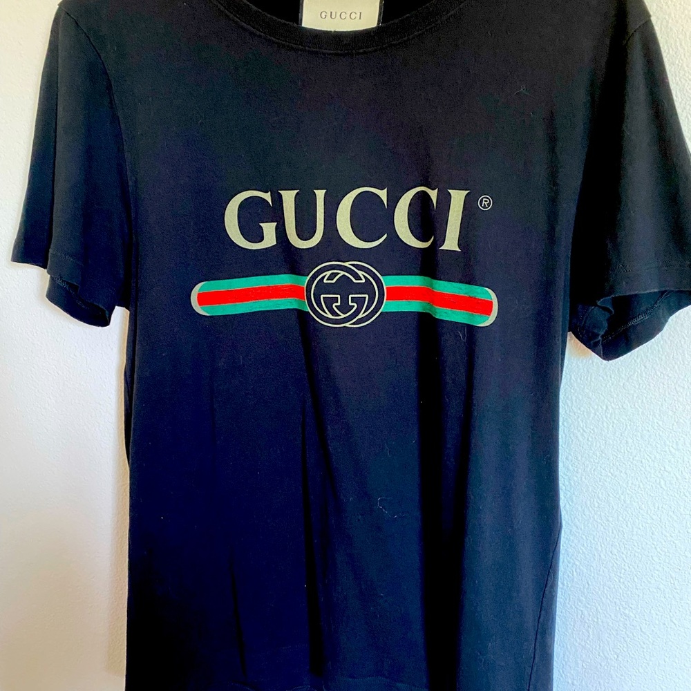 Gucci t shirt size xsmall very good condition